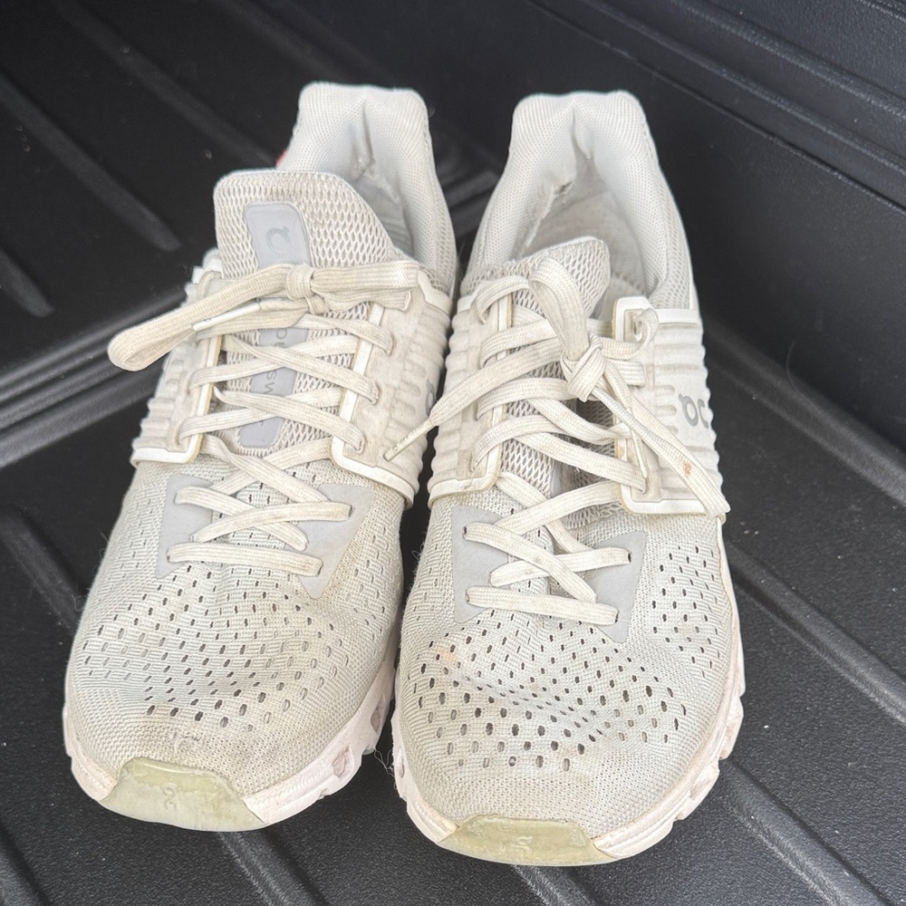 On Running Women's Light Gray Athletic Shoes